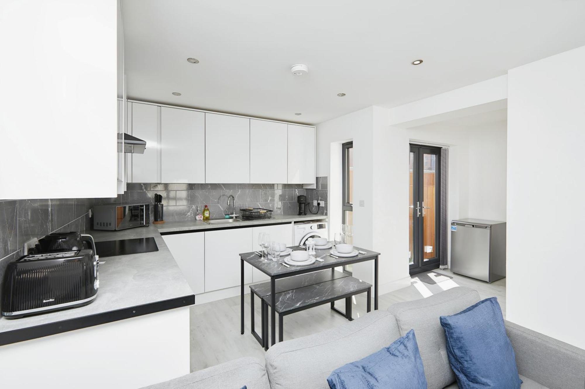 Modern Home In Derby City Centre - Free Gated Parking Exteriör bild